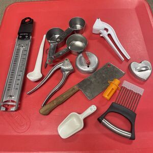 VINTAGE KITCHEN VARIETY UTENSIL LOT OF 13 VINTAGE Thermometer Garlic Press